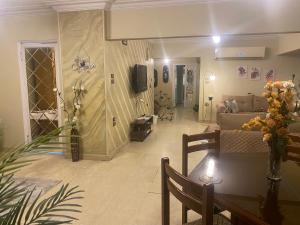 Central luxurious apartment with amazing Nile view