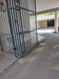 HYPER CENTRE ,jolie chambre climatisée avec PARKING SECURISE gratuit