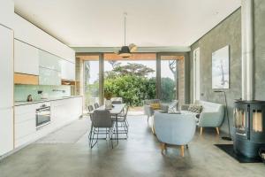 Stylish Kommetjie Escape