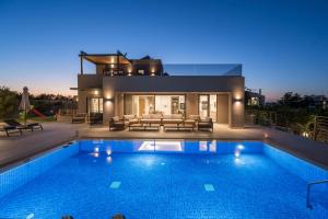 Imperium Luxury Villas-Sauna, Jacuzzi, Heated Pool & Gym-Chania