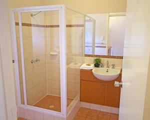 Suite 26 - Town Central - Walk To Cafes - Sleeps 3