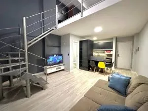 Moderno Loft Duplex com Hidro ao lado do Centro - Guaramirim