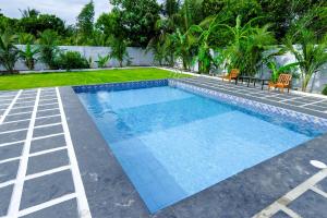 La Piscine Farm House