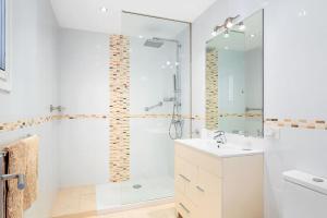 2BDR Waves & Cliffs Getaway