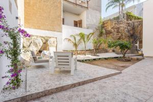 Travel Rooms - Arenella Holidays