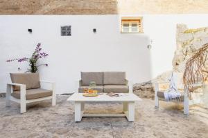 Travel Rooms - Arenella Holidays