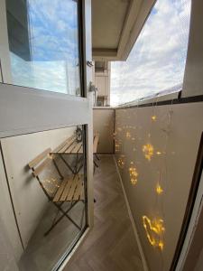 Comfy Entire Flat with City View Balcony in Regents Park, Camden, Central London