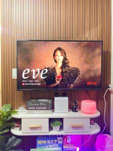 CD Staycation - Unit 6 at Trees Residences