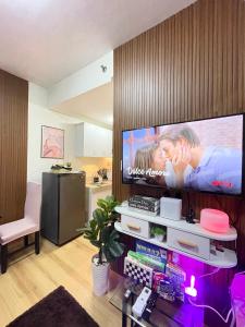 CD Staycation - Unit 6 at Trees Residences