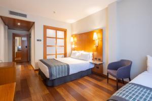 Standard Triple Room - Disability Access room in Eurostars Toscana