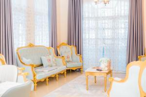 Stone town home manolo