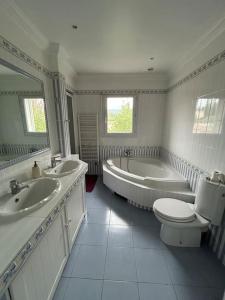 Villas Belle Villa 5P, piscine : photos des chambres