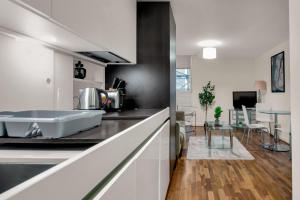 MySquare Moorgate One Bedroom Apartment near lambs Passage