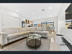 Lively Living in Clyde North 4 Bedroom and 3 Bathrooms - كرانبورن