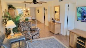 108 - 2 BR Poolside Great View