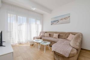 1bd Modern Apt in Dobra Voda with Roof Access "Moka"