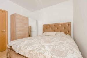 1bd Modern Apt in Dobra Voda with Roof Access "Moka"