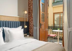 Ecole St. Pierre Hotel