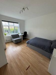 Lovely 3-bed 20 mins to Central London