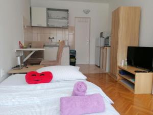 Lovely studio in Dubec, ideal for one person