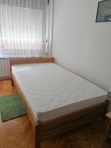 Lovely studio in Dubec, ideal for one person 