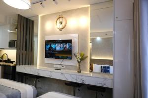 Staycation near Mall of Asia, Condotel with 2 Beds, Pasay Manila