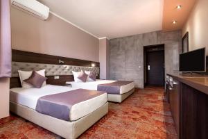 Standard Triple Room room in Business Hotel Plovdiv