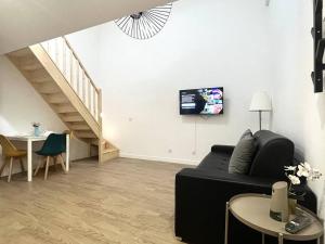 731 Joli studio mezzanine proche du métro L9