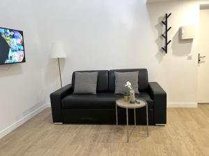 731 Joli studio mezzanine proche du métro L9