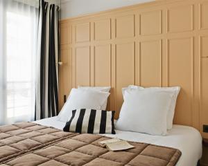 Two Connecting Double Rooms room in Newhotel Lafayette