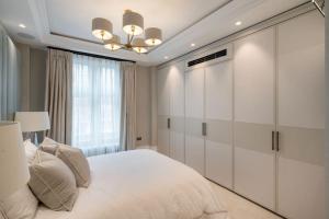 Knightsbridge, Hyde Park- SW1