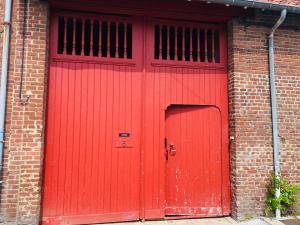 B&B / Chambres d'hotes La Fermette a Achicourt - Chambre ZEN, lit double avec grand bureau donnant sur cour au carre : photos des chambres