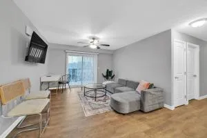 Stonecrest 910, 2bd Apt I Free Parking I Pool - 新奥尔巴尼