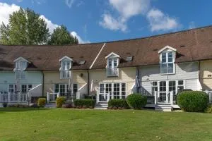 Mayfly Lodge - Buscot