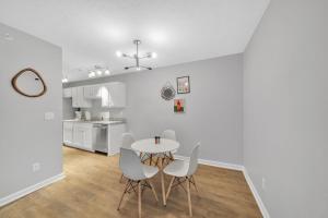 Stonecrest 722, Modern 2Bd Apt I Parking I Gym