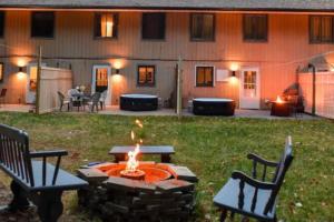 Cozy Cottage Hot tub Retreat
