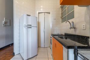 Apartamento em Frente ao HC na Av Dr Arnaldo