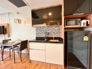 LAZY RESORT Studio in Dusit Grand Park