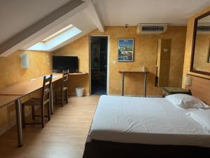 Hotels Hotel Bosquet Pau Centre - Self Check In Budget Hotel : photos des chambres