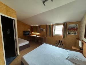 Hotels Hotel Bosquet Pau Centre - Self Check In Budget Hotel : photos des chambres