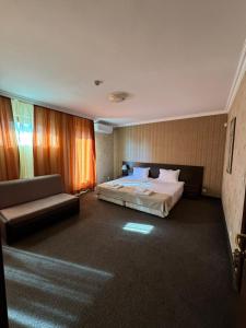 Queen Room with Spa Bath room in Hotel-restaurant Almond