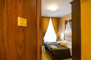 Double Room with Shared Bathroom room in Maestoso Appartamento Turistico