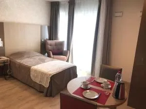 ZENAO MONTREUIL- Croix de Chavaux - 马恩河畔诺让