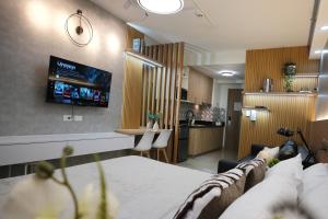 Staycation near Mall of Asia, Condotel with King Bed