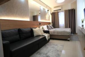 Staycation near Mall of Asia, Condotel with King Bed