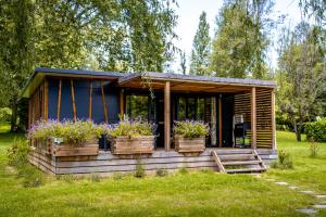 Campings Camping Parc d'Audinac les Bains 3 etoiles - Piscine chauffee - Vue montagne : Chalet Supérieur