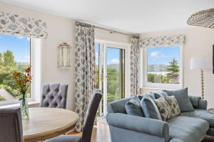 Rocket House - Large family home perched above the river