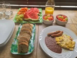 GM Suites Bed & Breakfast - Camelote