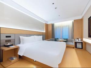 JI Hotel Shanghai International Tourism Chongxi Road