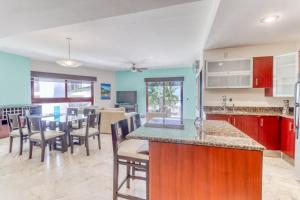 Residences El Faro, Surf 207